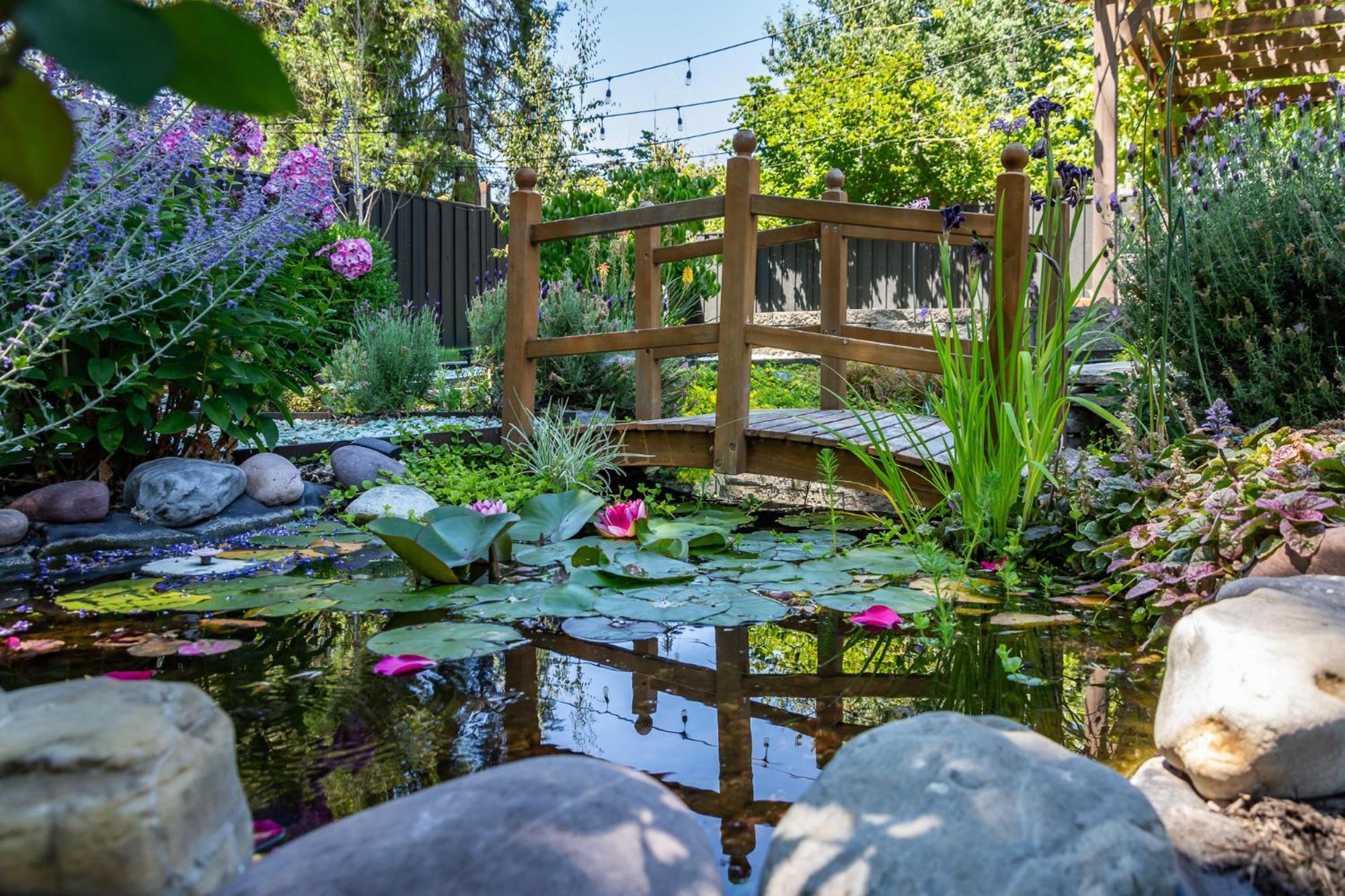 Chic Rv Retreat, Stunning Yard In Roseburg Hotell Eksteriør bilde