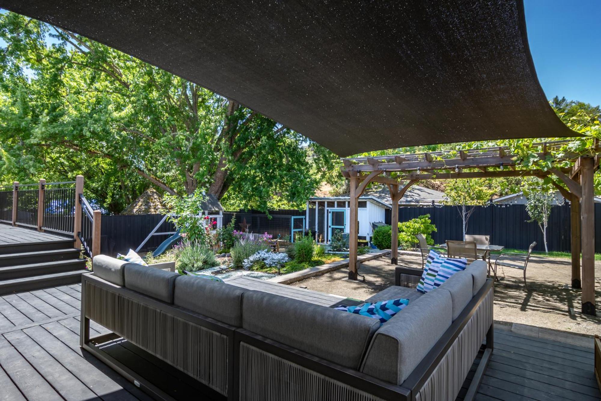 Chic Rv Retreat, Stunning Yard In Roseburg Hotell Eksteriør bilde
