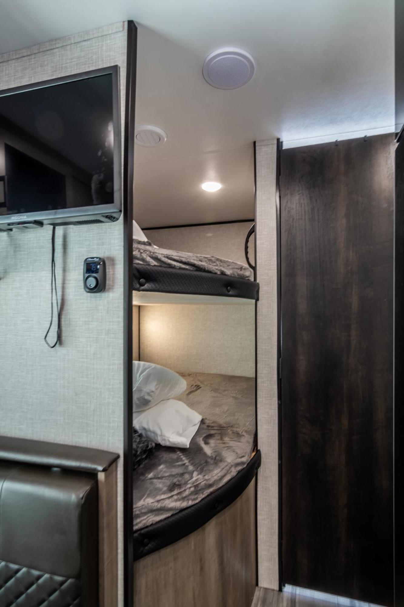 Chic Rv Retreat, Stunning Yard In Roseburg Hotell Eksteriør bilde