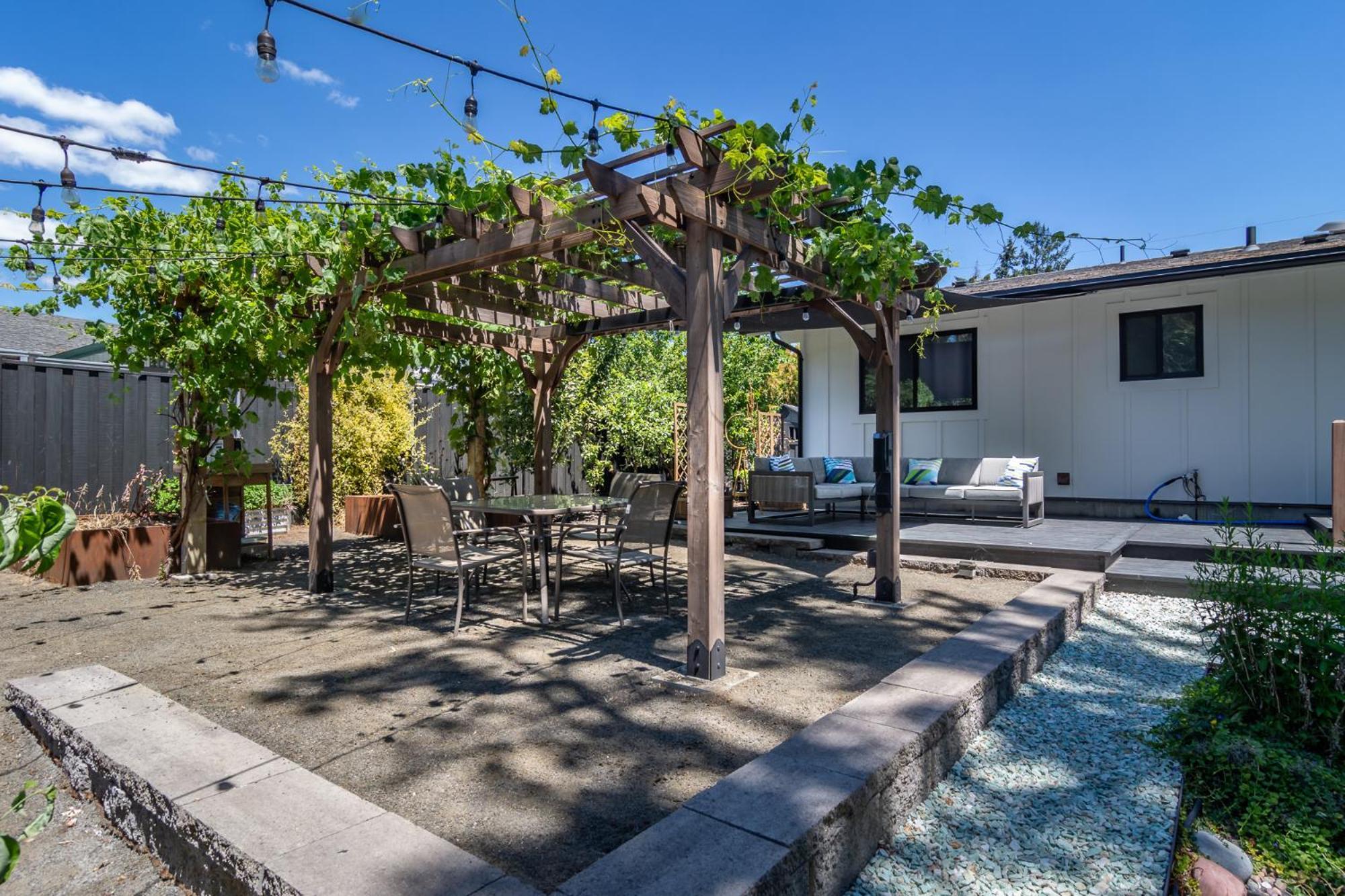 Chic Rv Retreat, Stunning Yard In Roseburg Hotell Eksteriør bilde