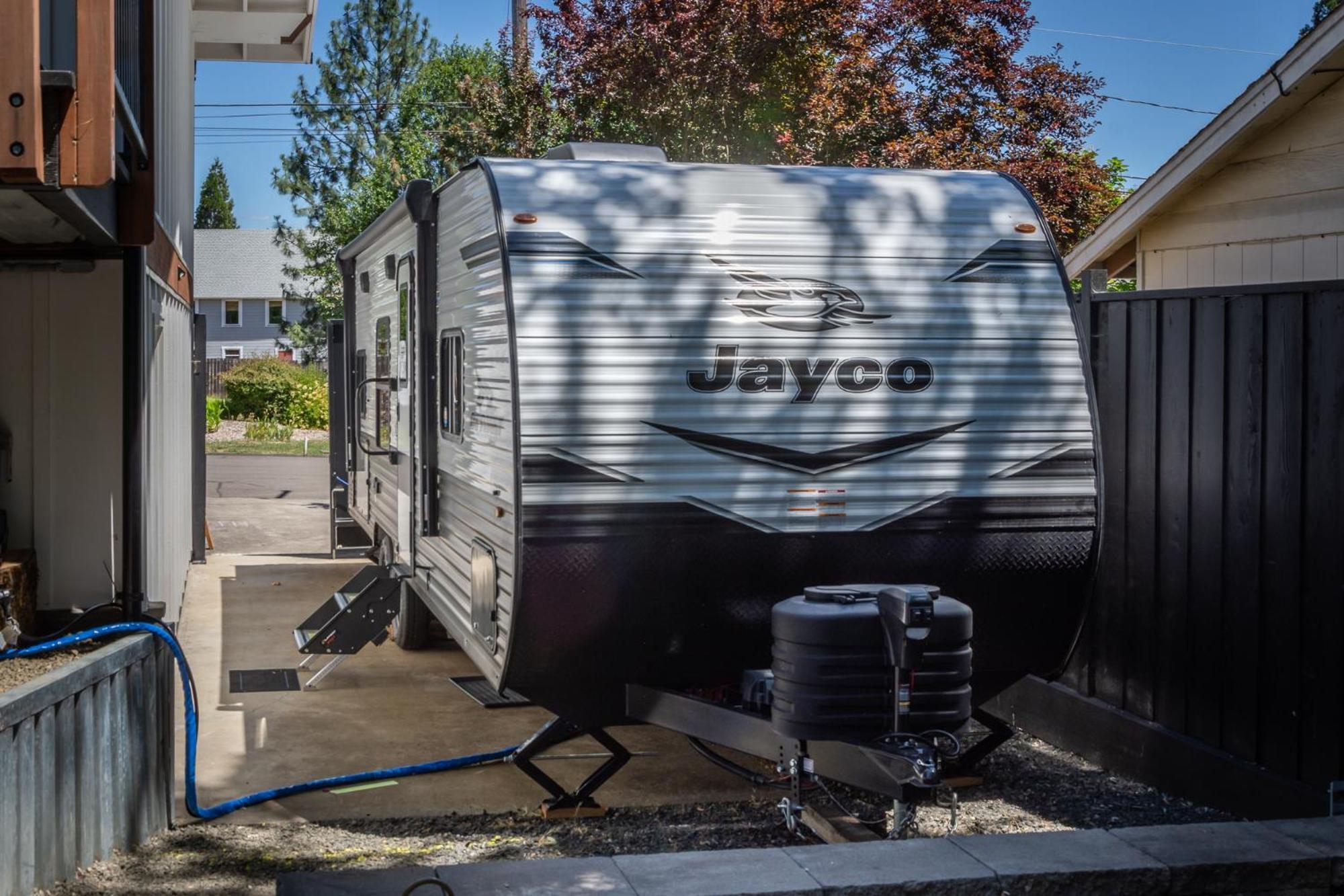 Chic Rv Retreat, Stunning Yard In Roseburg Hotell Eksteriør bilde