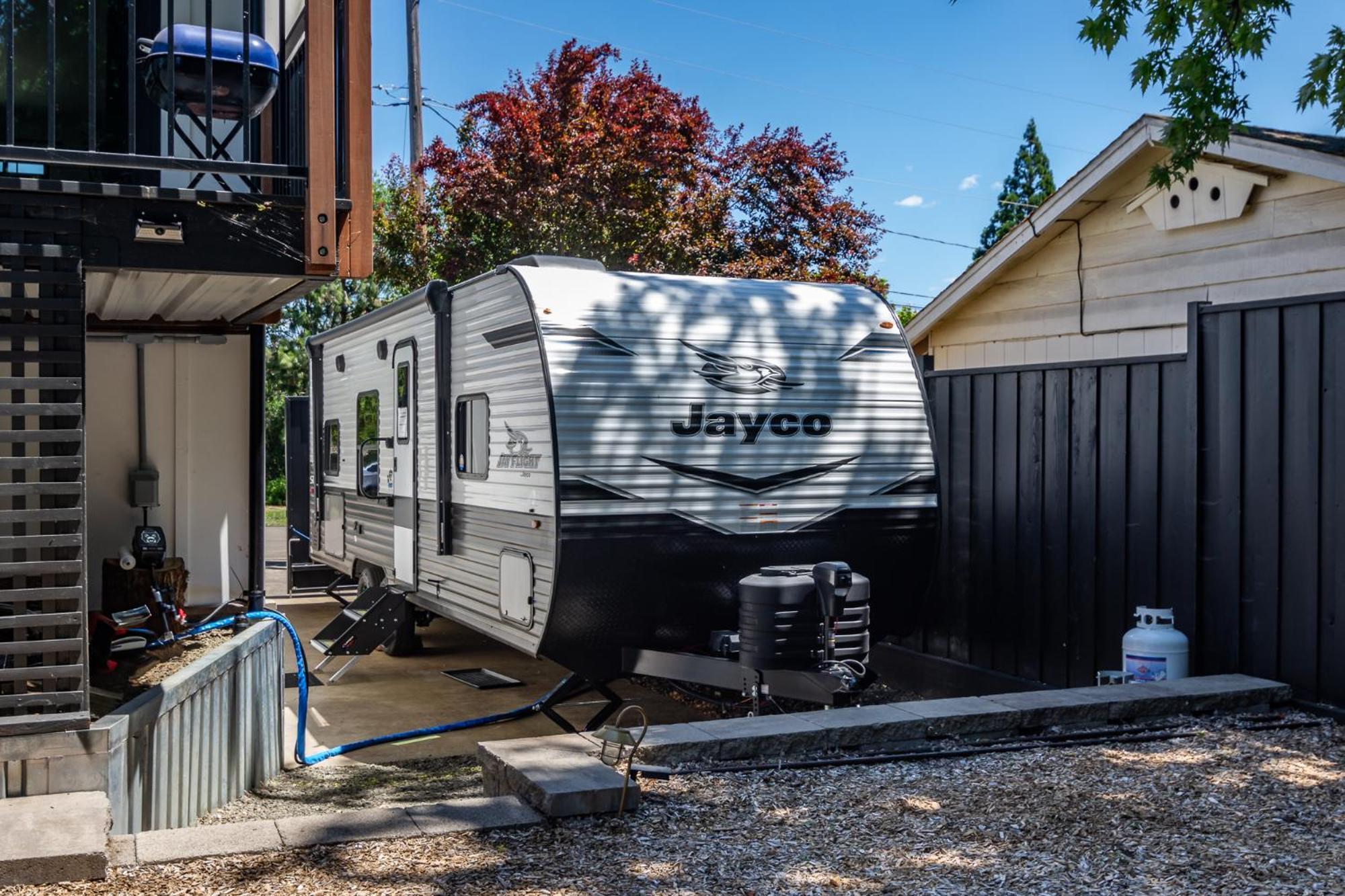 Chic Rv Retreat, Stunning Yard In Roseburg Hotell Eksteriør bilde
